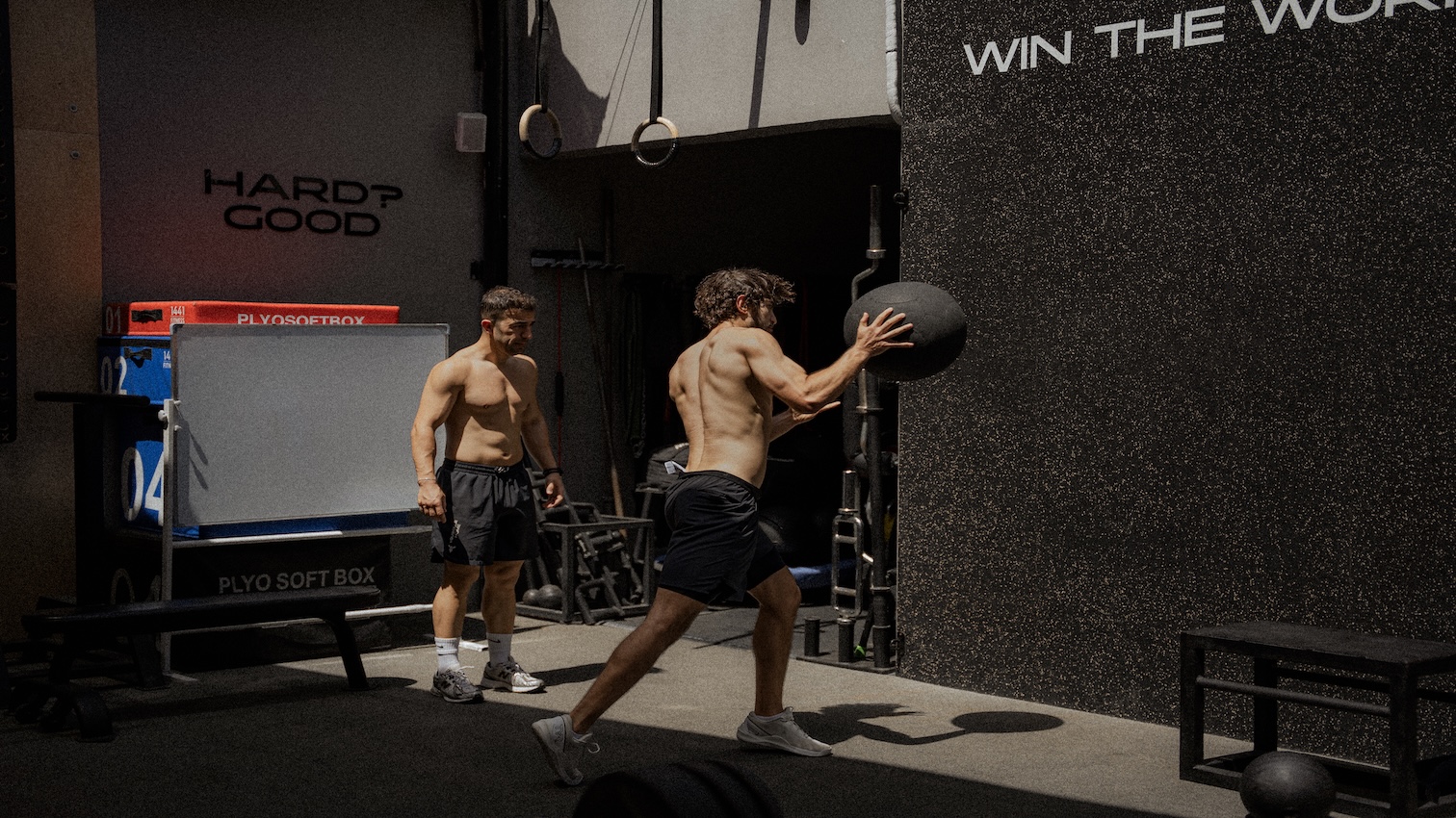 Commercial Gym vs Private Personal Training Studio in Dubai: Which Is Right for You?